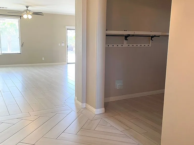 38205 W Montserrat St — Photo 6