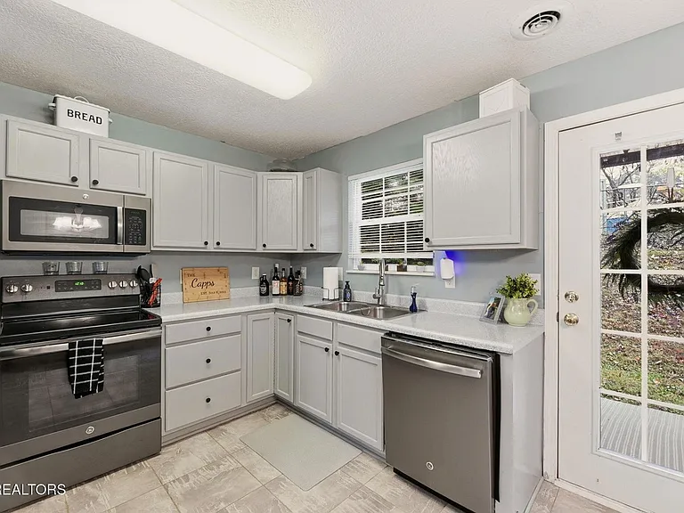 1621 Maple View Way #30E — Photo 10