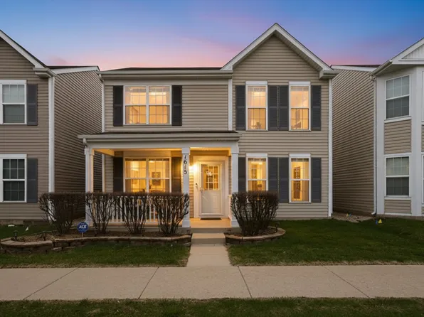 1615 Victoria Park Cir, Aurora, IL 60504