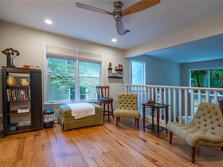 1421 Hillpine Ln NE — Photo 12