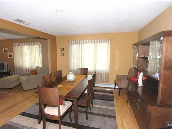 3rd image of 40 Riverview Ave