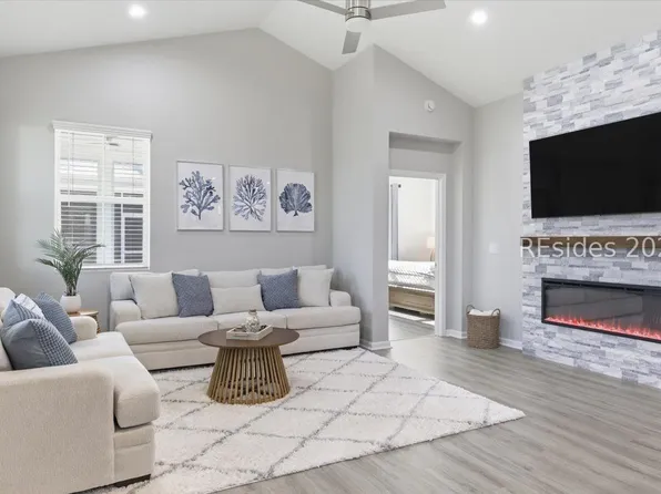 108 Seaplane Dr, Hardeeville, SC 29927
