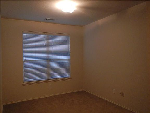 3rd image of 3821 Pinebluff Ln