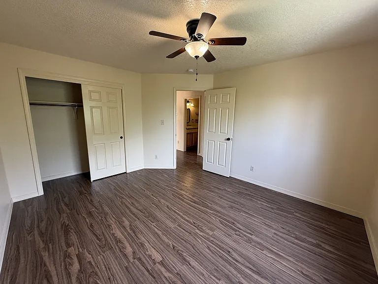 1721 Girard Blvd SE #C — Photo 15