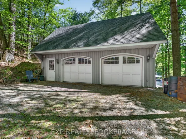 7B Overlook Ln, Rideau Lakes, ON K0G 1E0