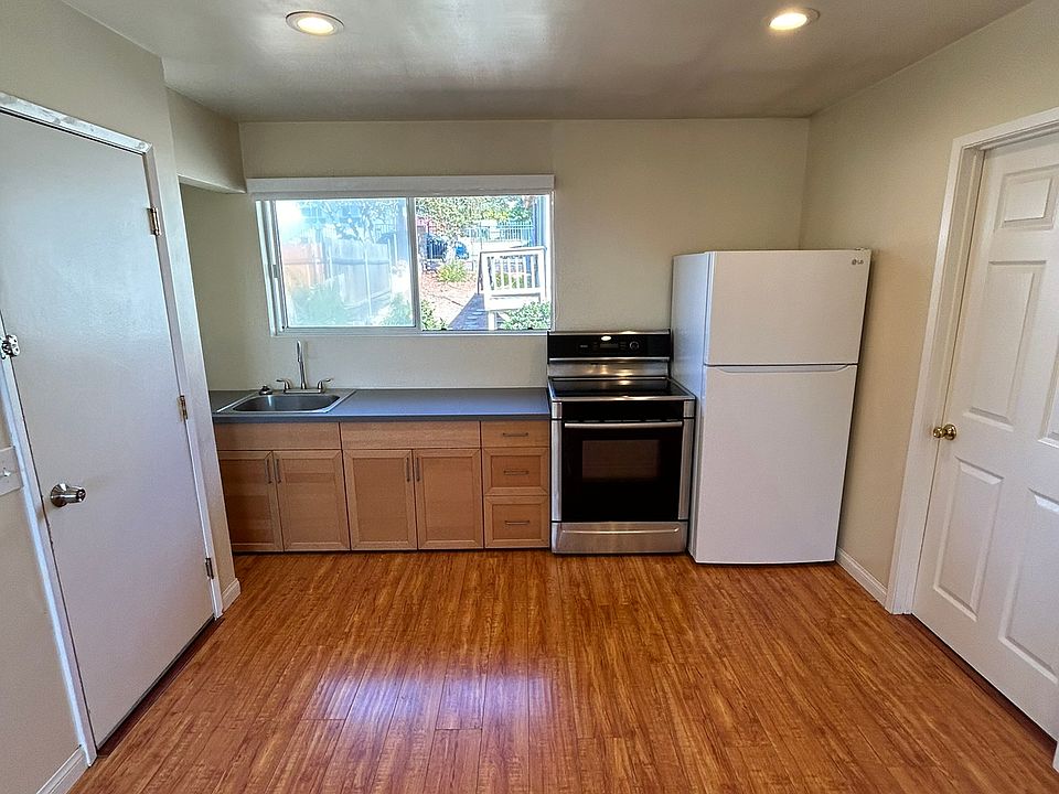 1st image of 2324-28 W Jewett St #2330