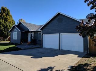 854 SE Marine Dr, College Place, WA 99324