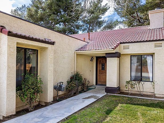 4th image of 937 Monterey Dr