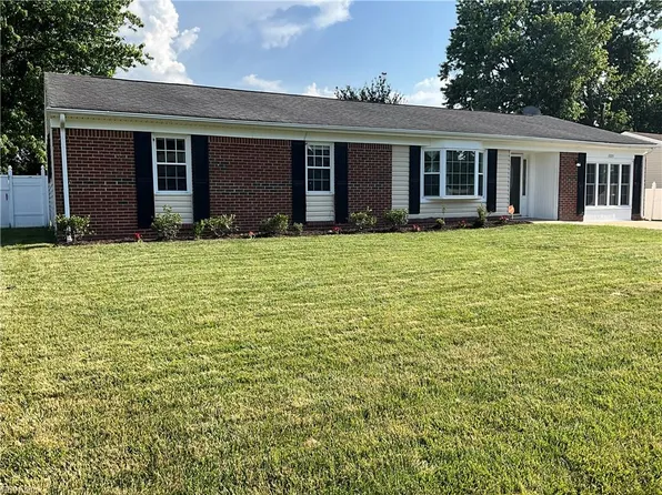 3205 Moat Ln, Chesapeake, VA 23323