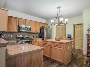 9672 Alvarado Ln N, Maple Grove, MN 55311