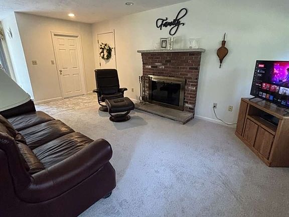 5th image of 2 Lafayette Dr