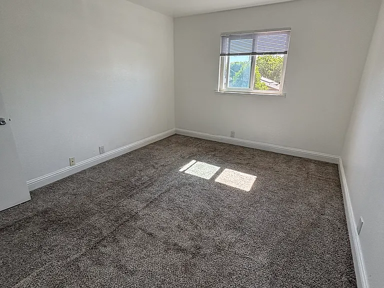 221 E Edison St #0 — Photo 7