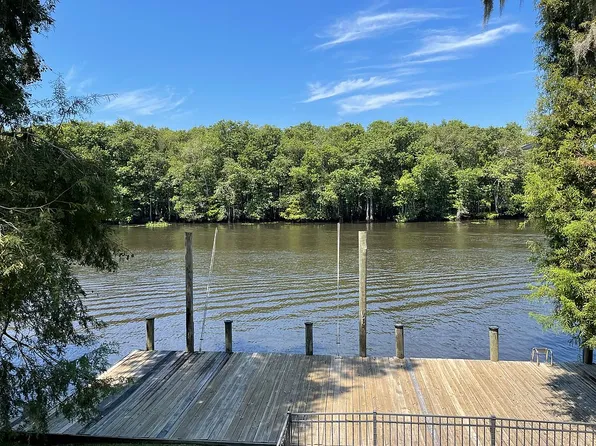 20745 Henry Rd, Springfield, LA 70462