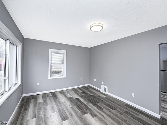 4th image of 2255 Lake Rd