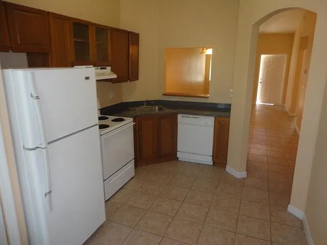 2 bed, 919 sqft, $1,875 — Photo 4