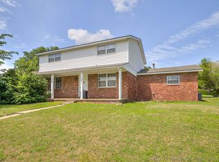 1201 Saddle Ln, Bartlesville, OK 74006