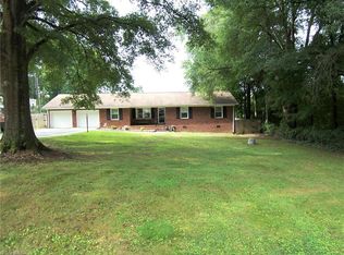 5004 Mallard Lake Dr, Greensboro, NC 27406