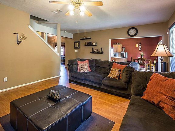 4th image of 1738 Oxford Green Ct