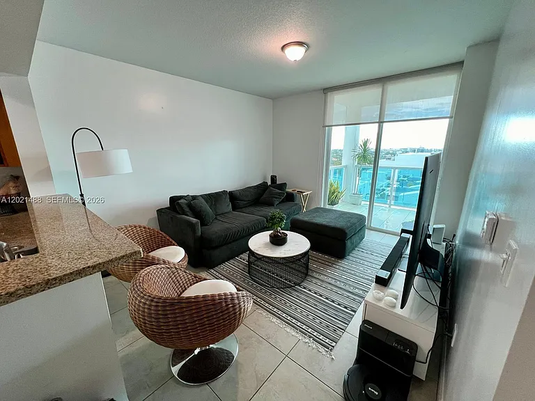 1723 SW 2nd Ave #1106 — Photo 3