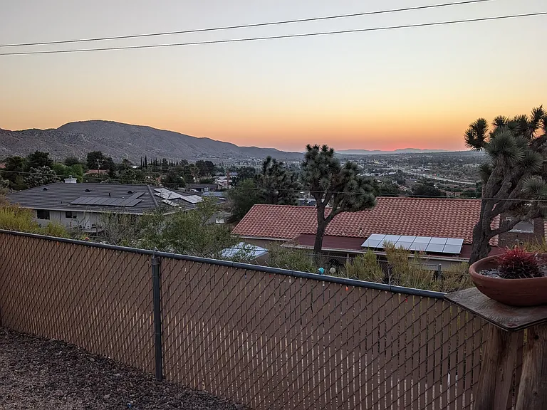 Shafter Ave — Photo 11