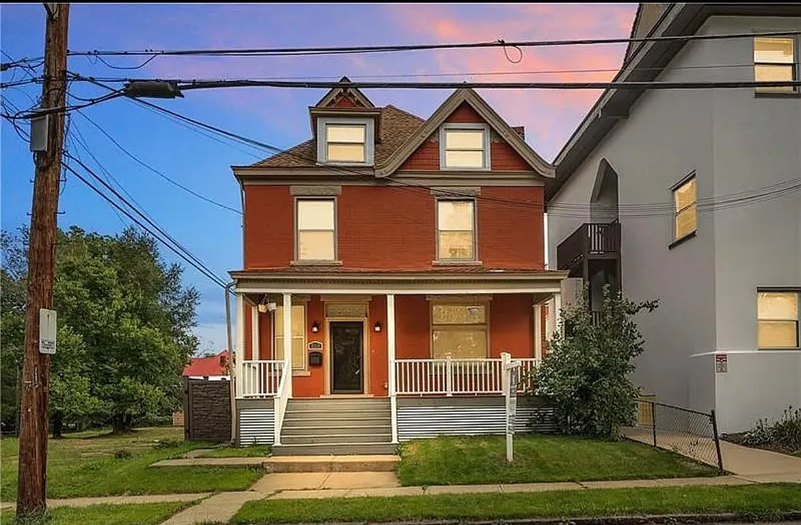 Front of House - 310 N Linden Ave