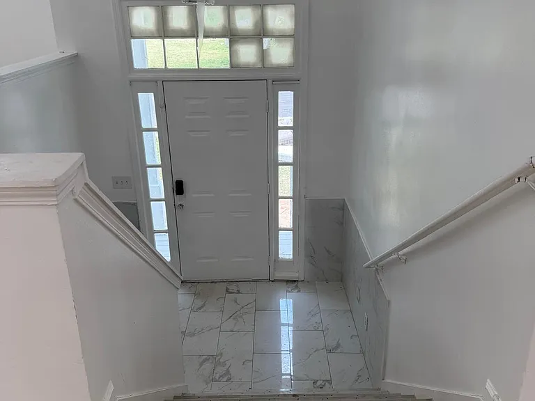 750 Windemere Oak Way NW — Photo 2