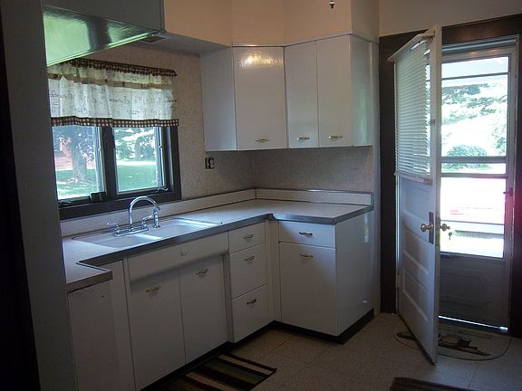5th image of 446 Hodge Street