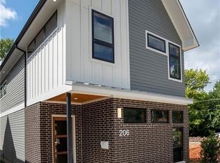 206 SE 7th St, Bentonville, AR 72712