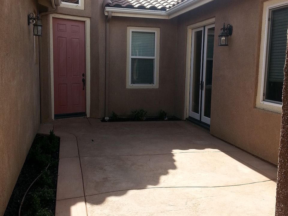 Private Courtyard