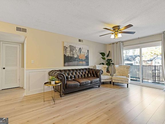 3rd image of 6851 Roswell Rd APT N9