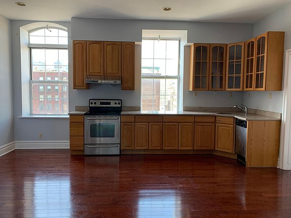 5th image of 923 Race St #7B