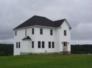 63 Hurlbert Pl, Colebrook, NH 03576