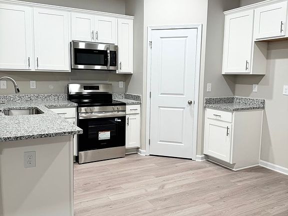 5th image of 1201 McCoy St