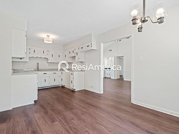 4th image of 6571 Birch Hollow Dr