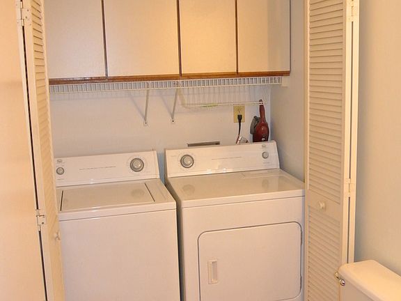 5th image of 200 Finley Forest Dr