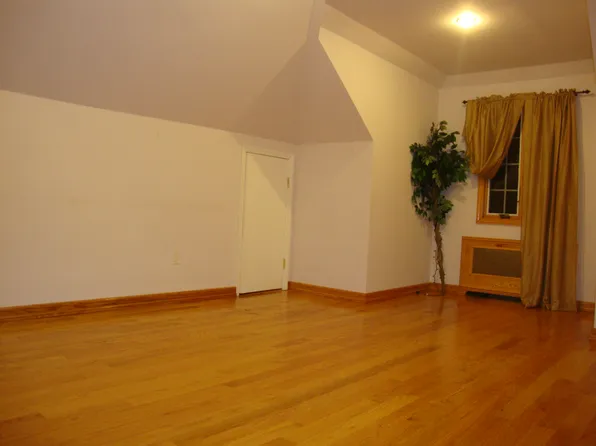 147-19 Jewel Ave #2, Flushing, NY 11367