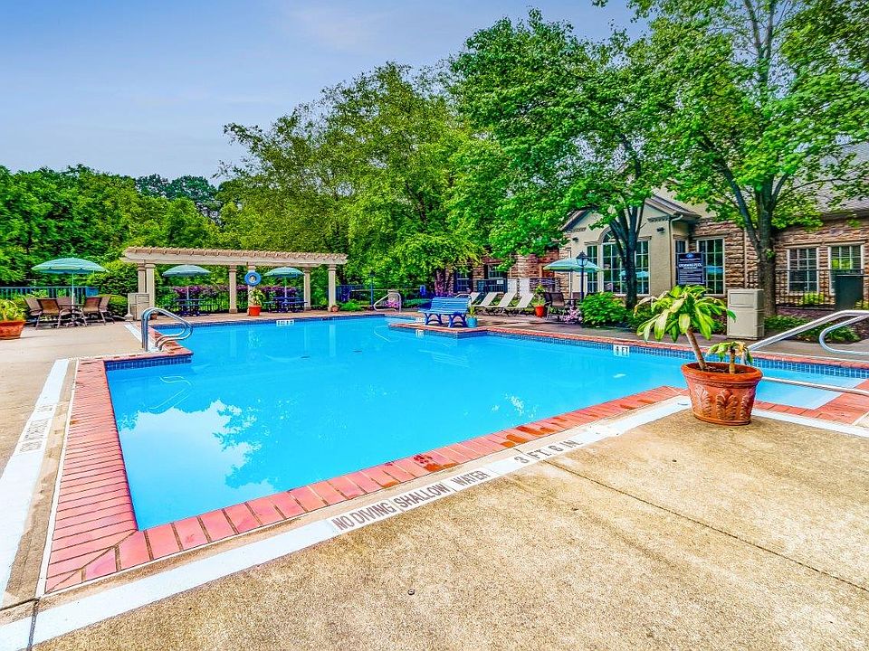 1st image of 100 Lincoln Highlands Dr #321