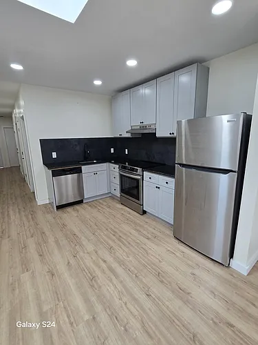 356 3rd St #2 Photo 1