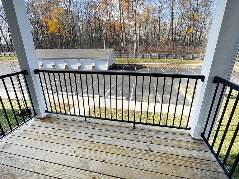 3 Bedroom Arlington Balcony