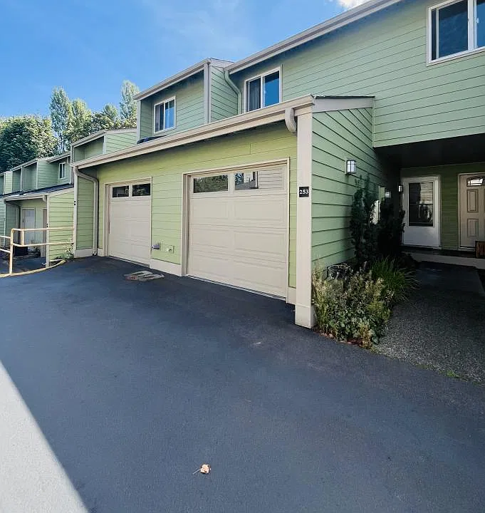 253 Shepard Way NW #207
