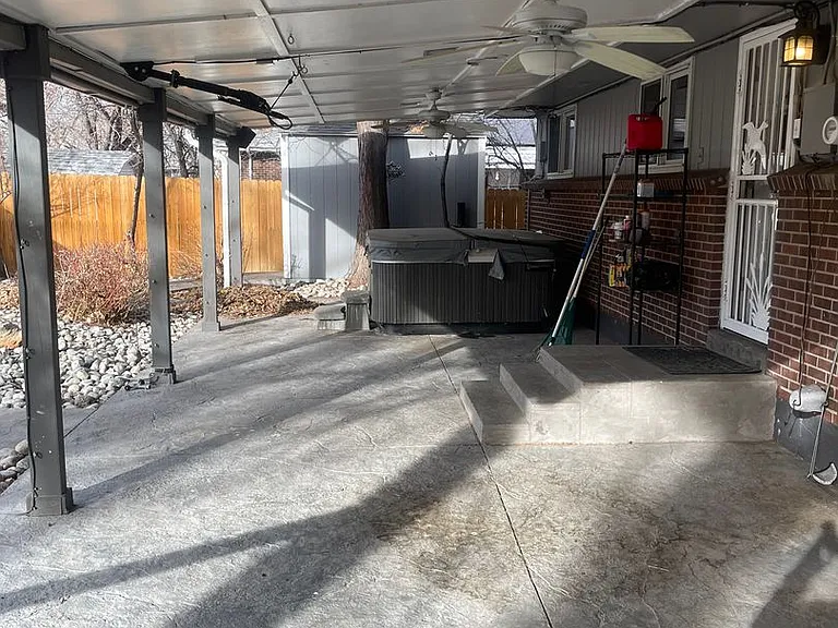 355 S Queen St — Photo 20
