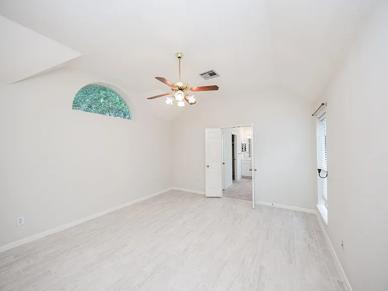 703 Acacia Pl — Photo 6