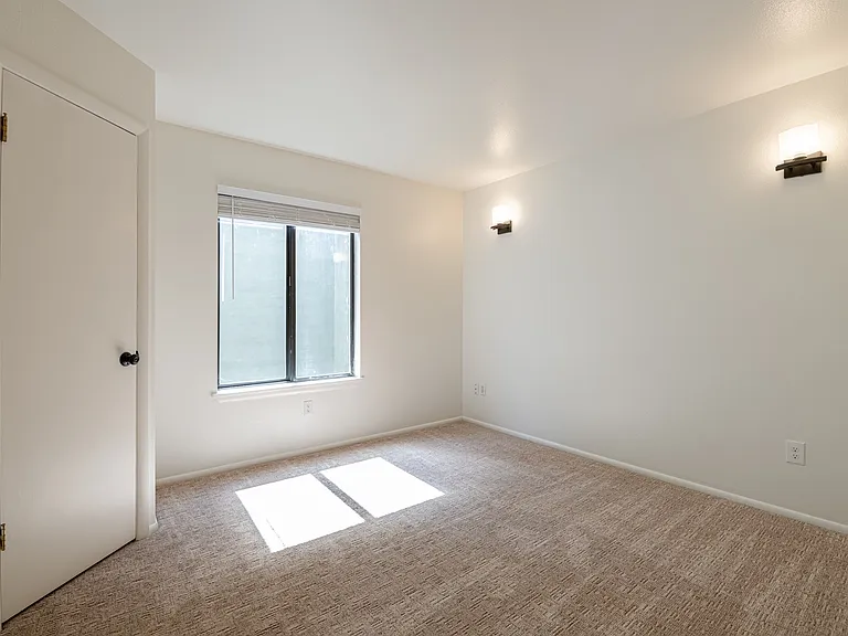 1487 Woodside Ave #206B — Photo 5