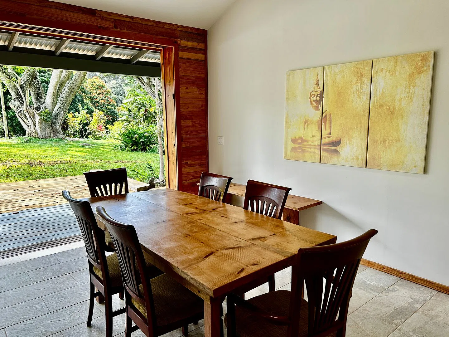 Luxury Furnished 3/2 Remodeled Home on 2 Lush Tropical Acres w/Fruit Trees — Photo 3