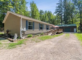 6620 N Sandy Ridge Dr, Hope, MI 48628