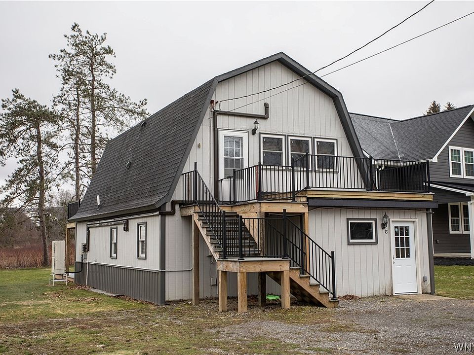 1st image of 13 Parkside Dr