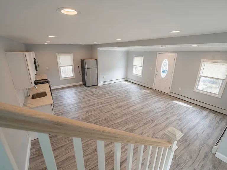 12 Union Ave — Photo 13