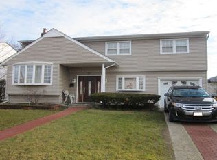 50 Meadow Rd, Inwood, NY 11096