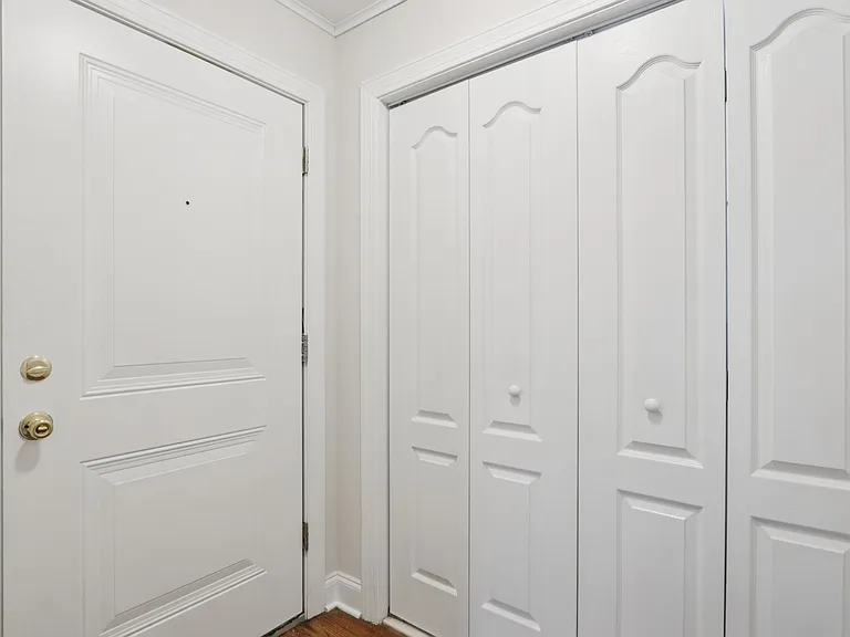 Summit Ridge Luxury Apartments — Photo 9