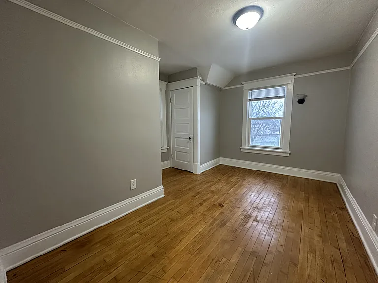 731 Park Ave — Photo 12